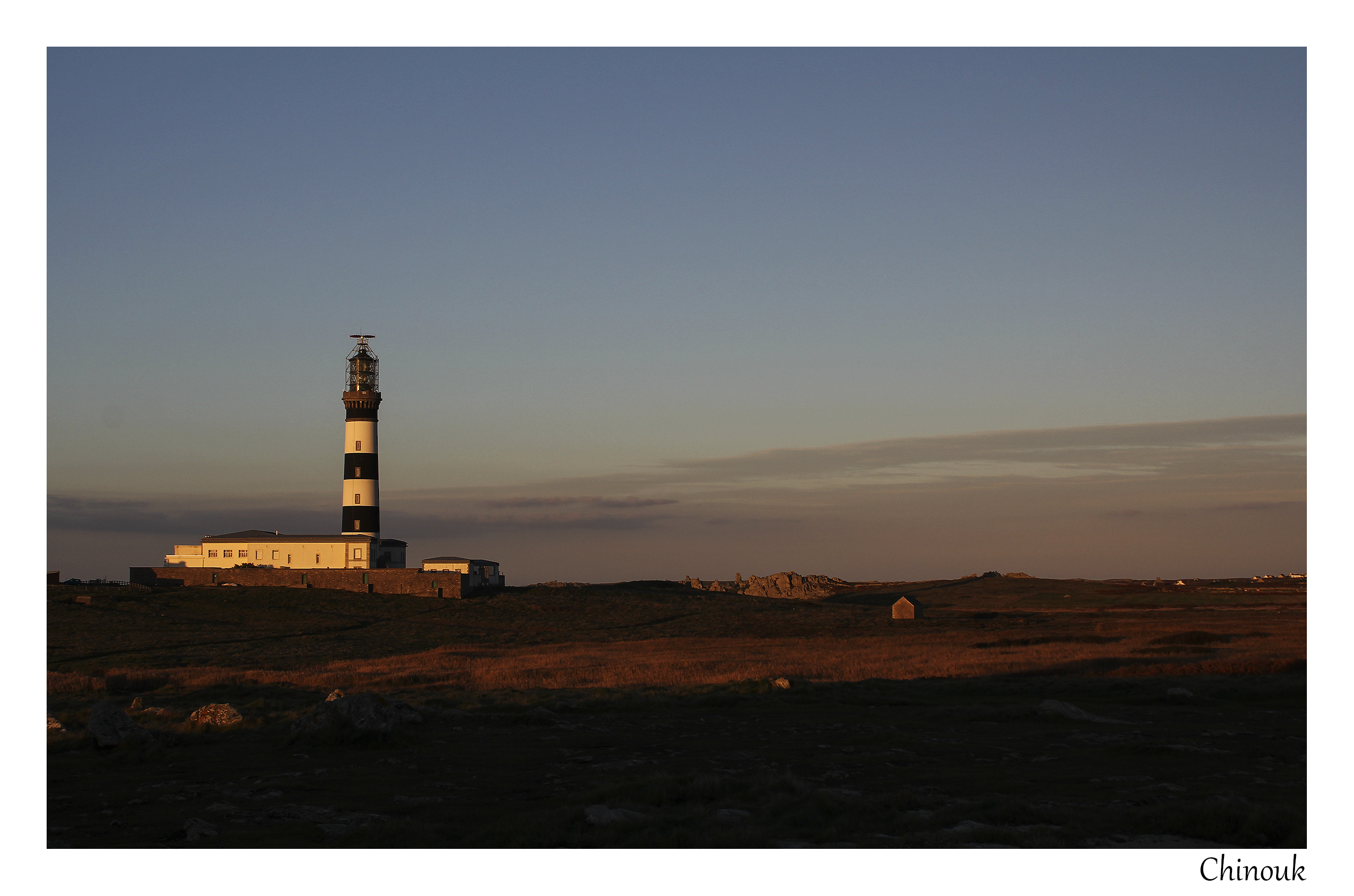 Le phare du Créac'h de nuit2